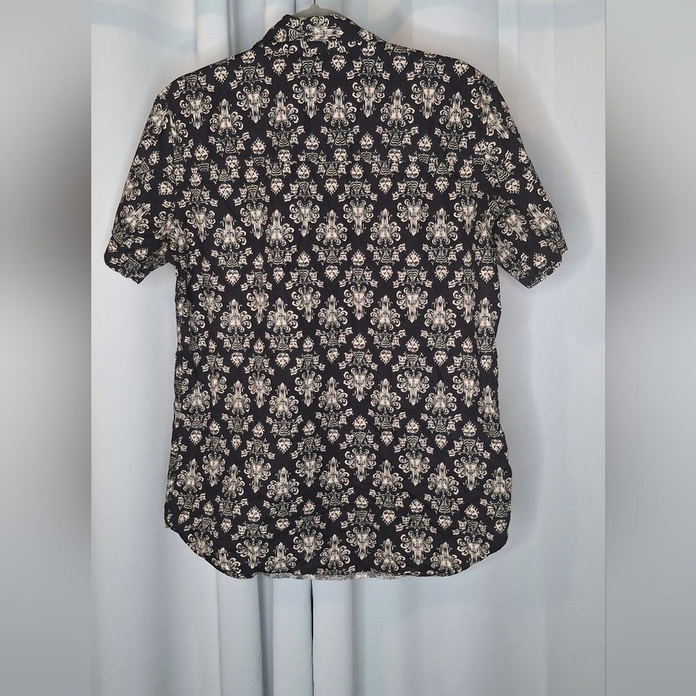 Disney Haunted Mansion Our Universe Short Sleeve Button Up Shirt M - Picture 4 of 7